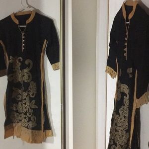 Desi outfit\ salwaar kameez